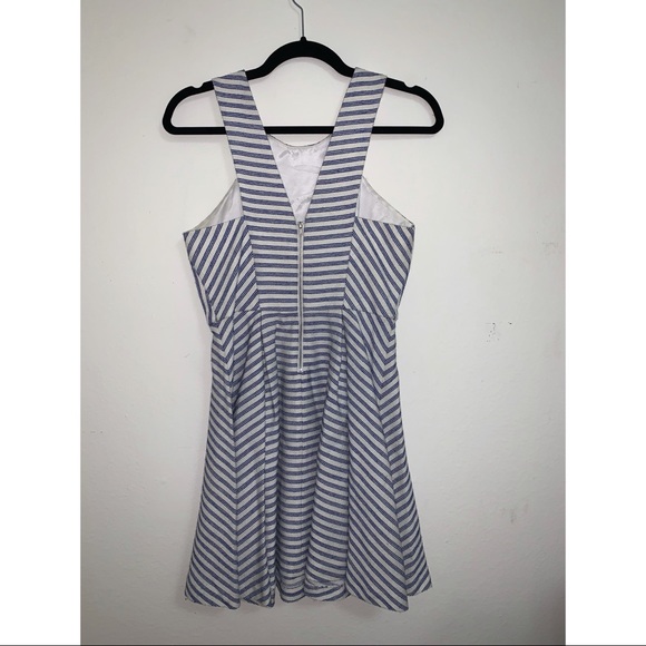 BCBGeneration Size 2 dress white and blue stripe - Picture 3 of 8
